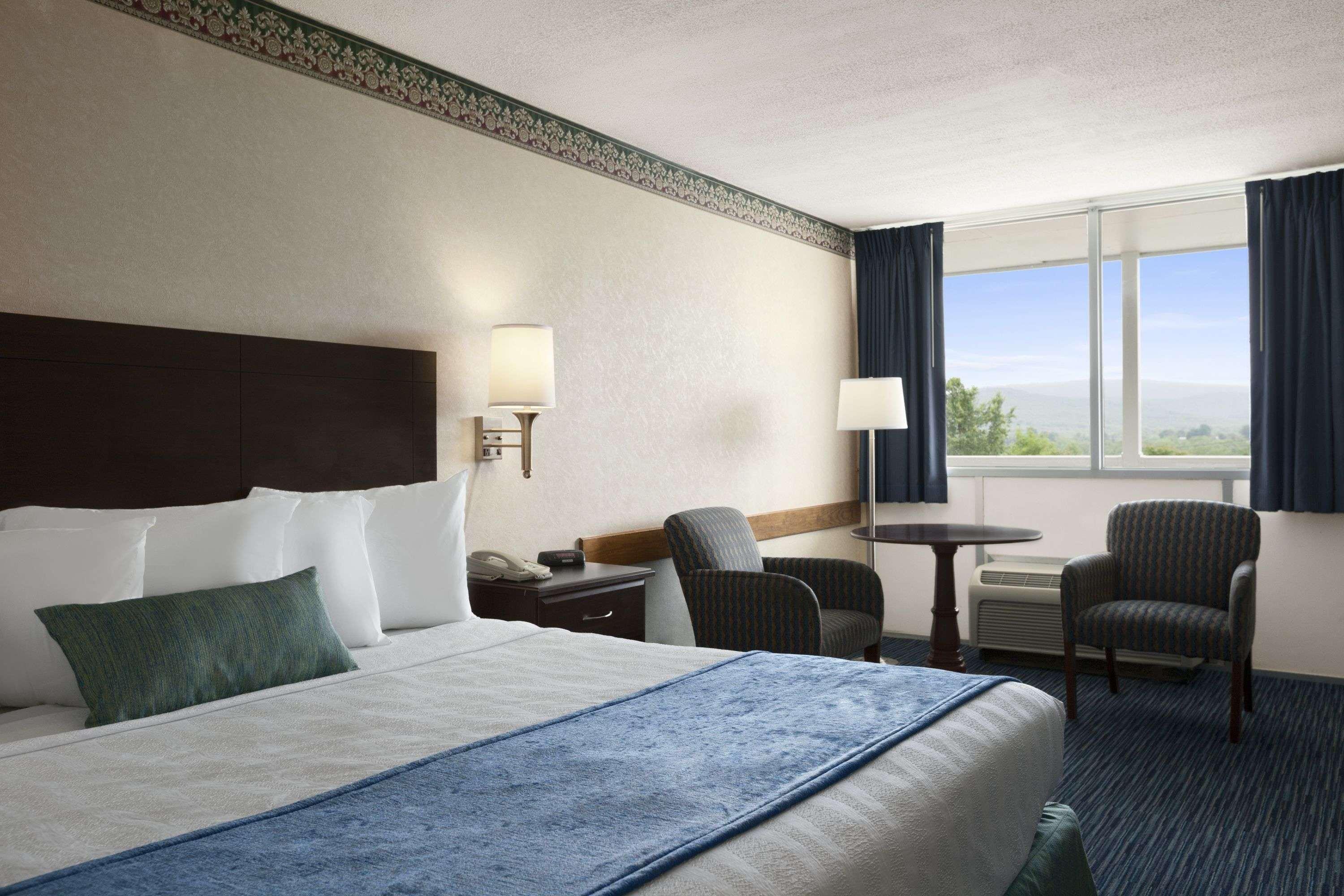 Days Inn By Wyndham Waynesboro Esterno foto