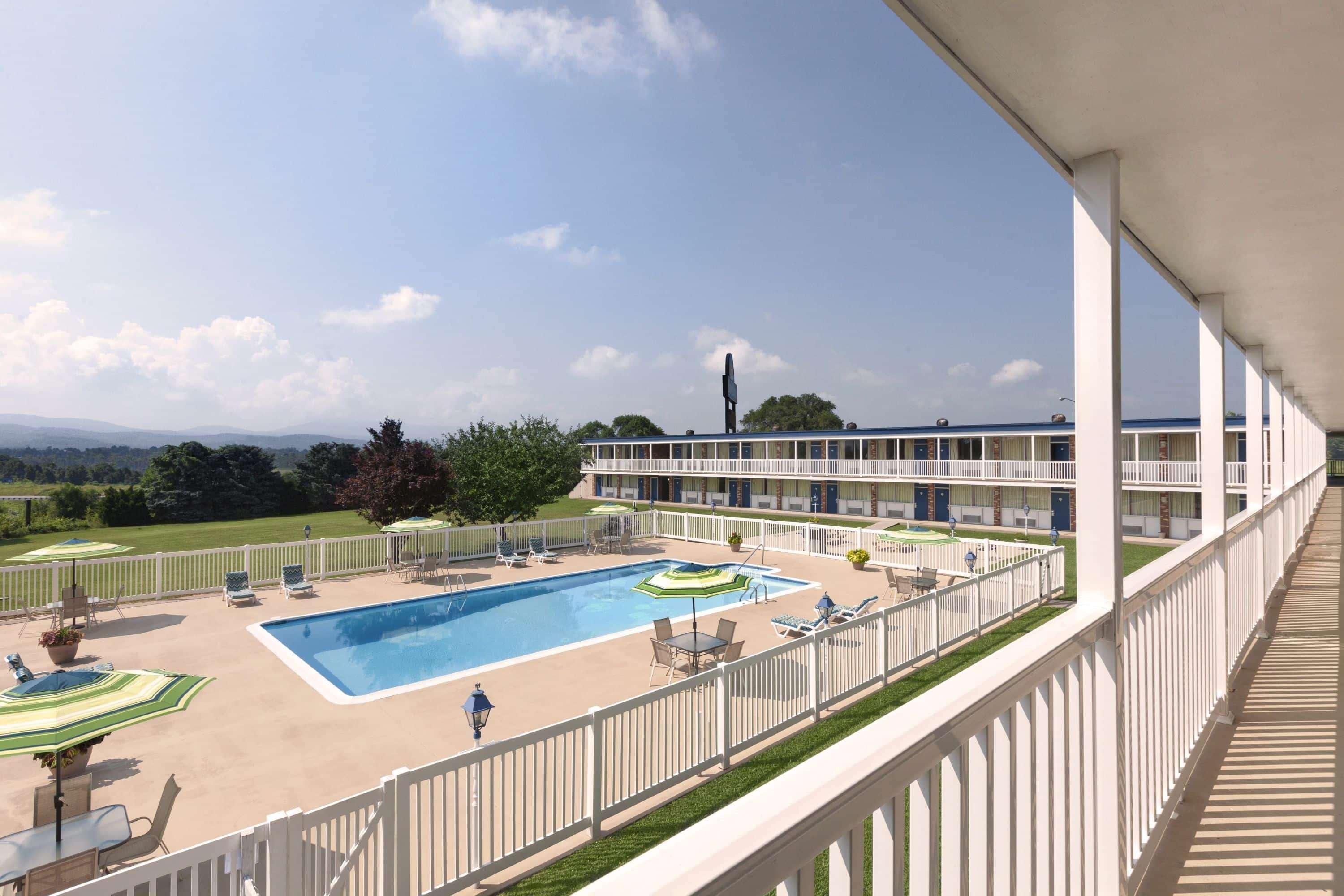Days Inn By Wyndham Waynesboro Esterno foto