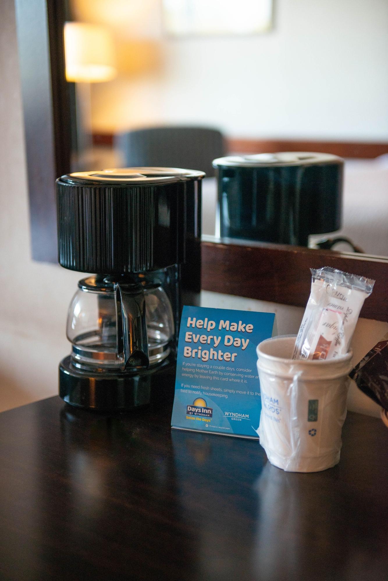 Days Inn By Wyndham Waynesboro Esterno foto
