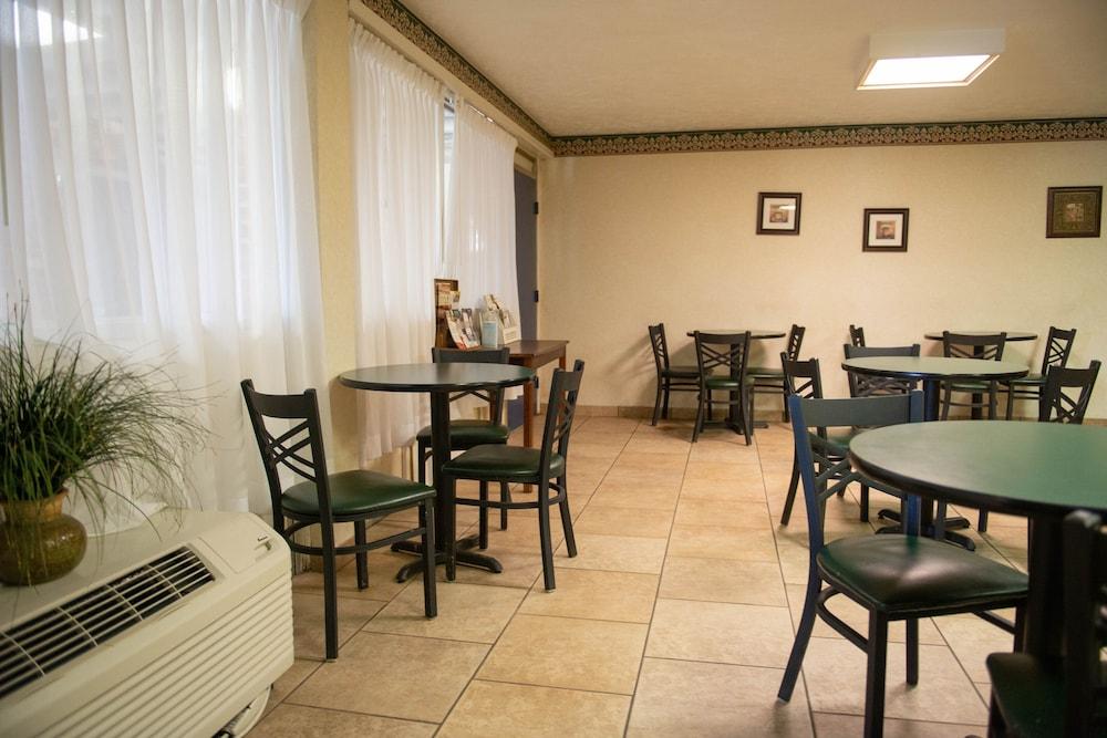 Days Inn By Wyndham Waynesboro Esterno foto