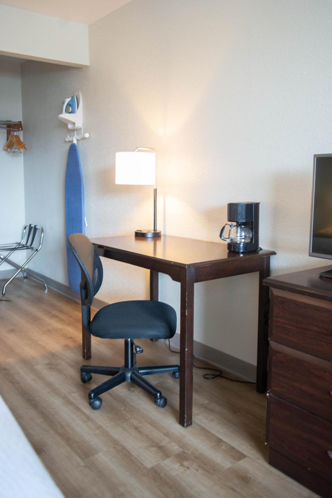 Days Inn By Wyndham Waynesboro Esterno foto